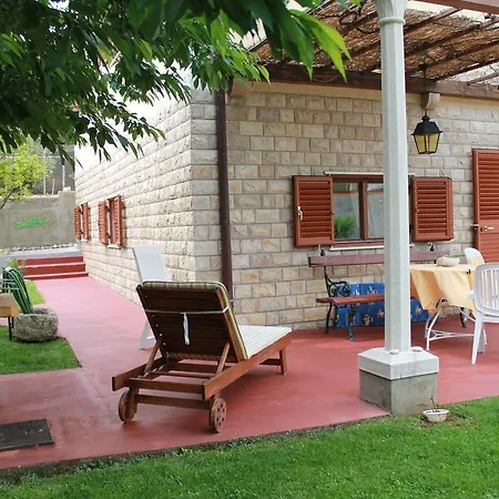 Karin Garden's *