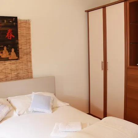 Apartman Karin Garden's *