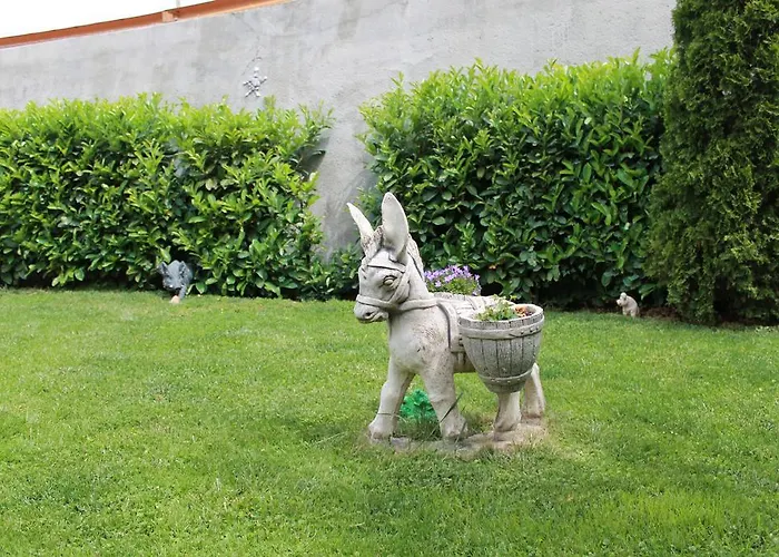 Karin Garden's *